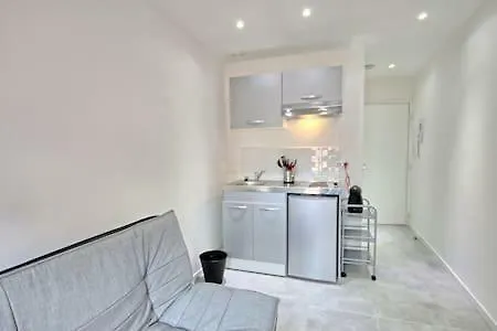 301-studio Au Calme Entierement Renove Antibes